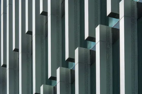 Producent profili aluminiowych a zrównoważony rozwój – czy aluminium może być ekologiczne?