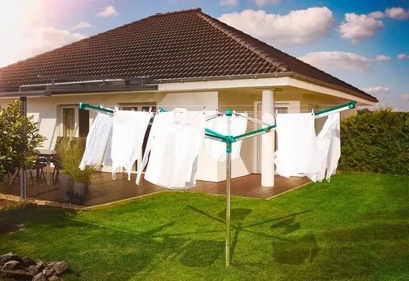 Jaką suszarkę ogrodową wybrać? Kluczowe czynniki i najlepsze modele