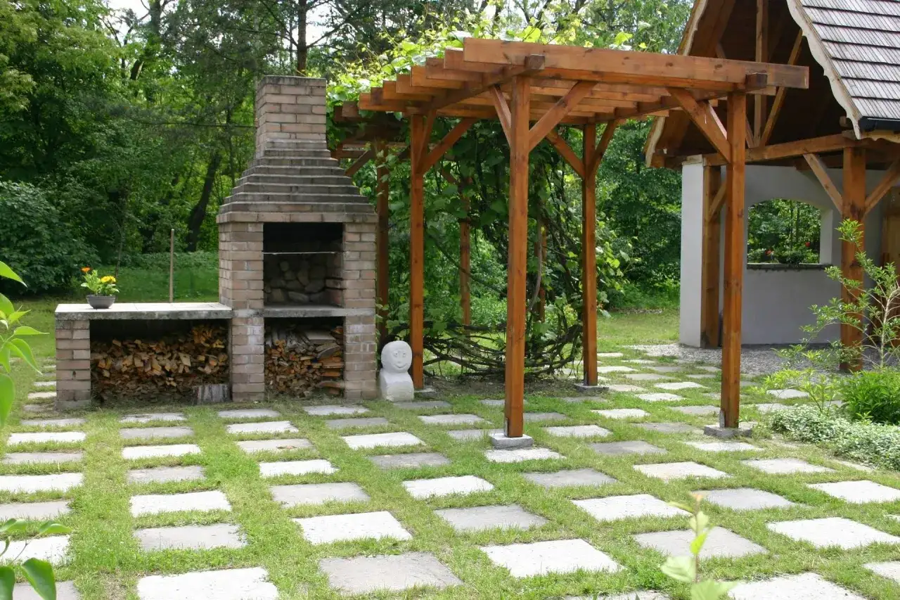 Zdjęcie Jak zrobić grill ogrodowy z cegły - proste kroki i praktyczne porady
